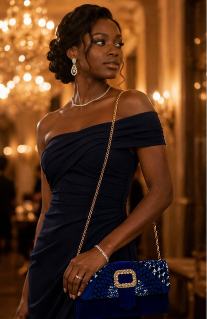Pochette Velours Bleu Royal – Chaîne Dorée