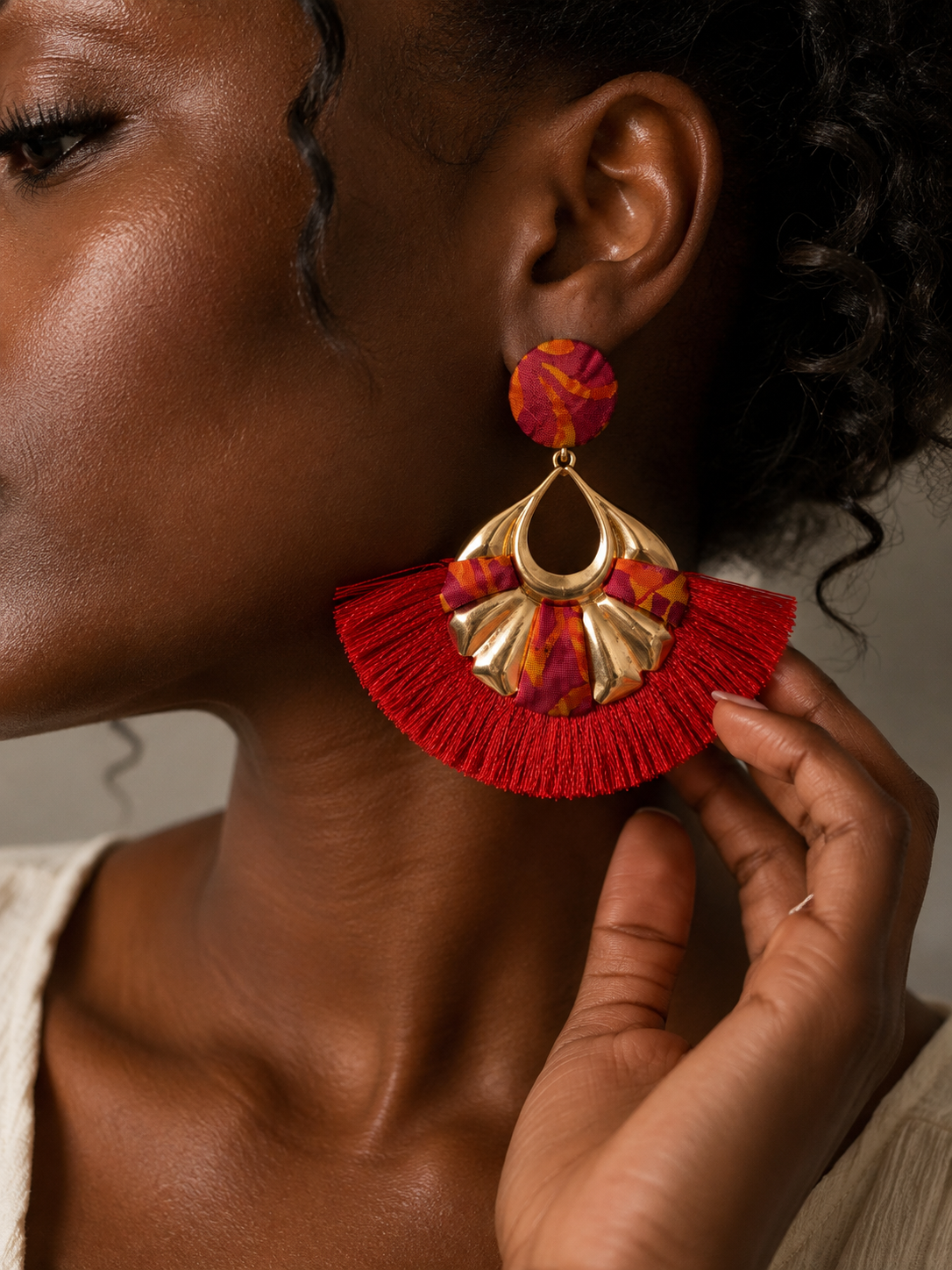 Boucles d'oreilles Franges Rouges – Éventail Doré Wax