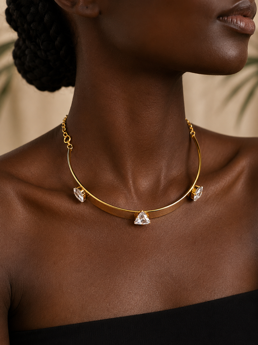 Collier Torque Doré – 3 Cristaux Taille Trillion | Bijou Minimaliste Luxe Femme
