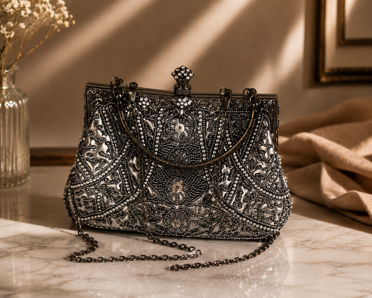 Sac de Soirée Brodé Perles & Métal Gunmetal – Style Vintage Glamour