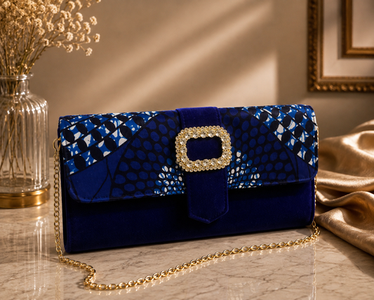 Pochette Velours Bleu Royal – Chaîne Dorée